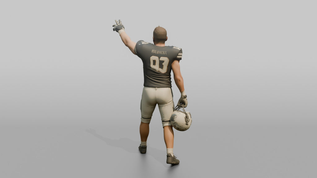 Linebacker Calling Out Defensive Signals
