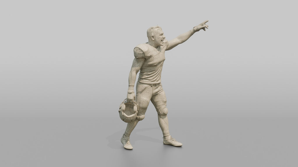 Linebacker Calling Out Defensive Signals